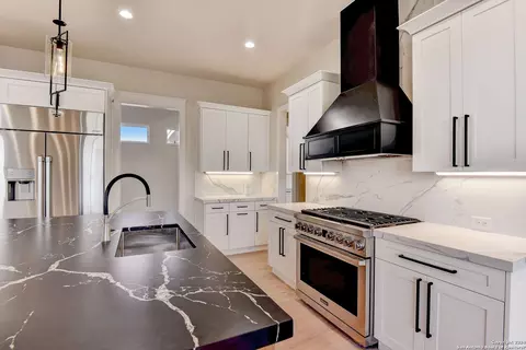 748 Annabelle Ave, Bulverde, TX 78163