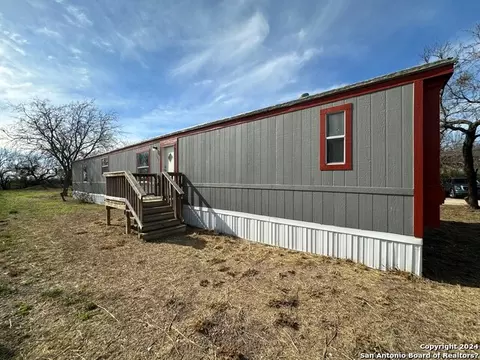 123 Third St, Knippa, TX 78870 photo 1