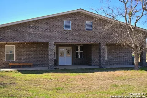 156 Private Road 6730, Devine, TX 78016 photo 1