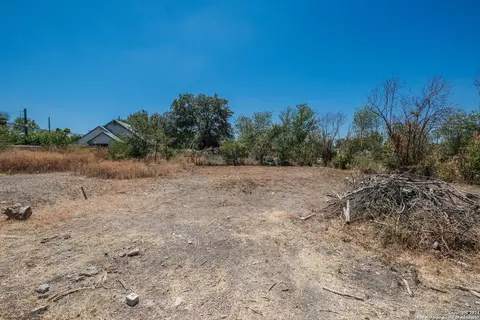 208 Henry St, San Antonio, TX 78207