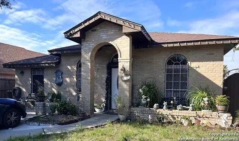 155 Lynn Loop, Laredo, TX 78045 photo 1
