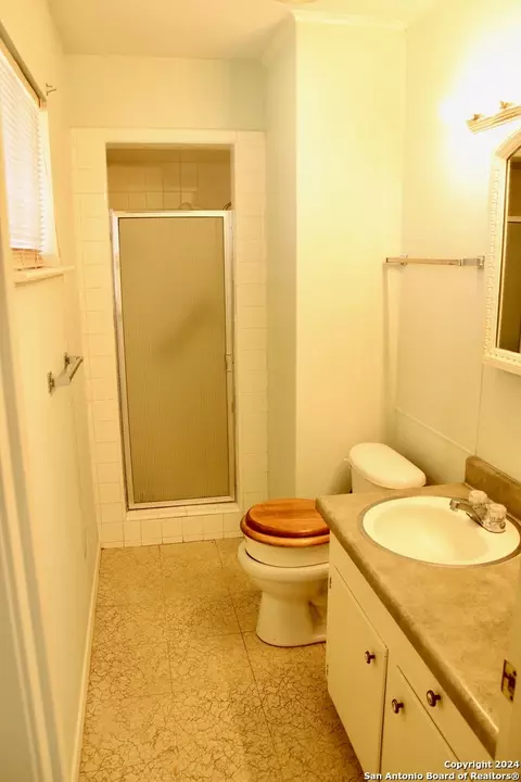 Bath - 1902 College, Junction, TX 76849 photo 1 of 2