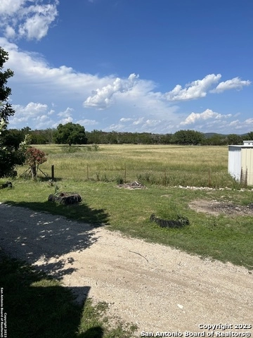 561 RIVER Trl RD  