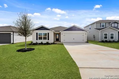 16009 Windview Ct, Lytle, TX 78052 photo 1