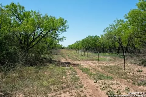 Tract 9 Fm 1332, Jourdanton, TX 78026