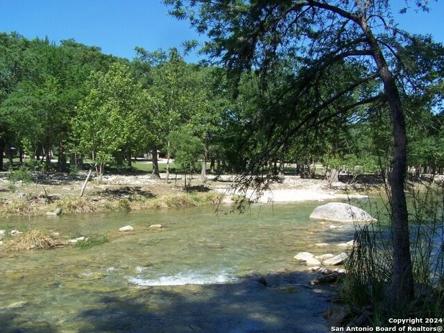 42 Skipping Stone Ln