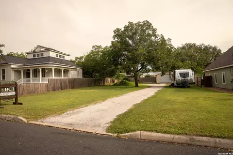 410 E Bandera, Boerne, TX 78006