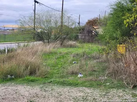 300 S San Augustine Ave, San Antonio, TX 78237