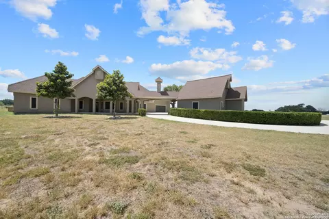 3022 Interstate 35, Natalia, TX 78059