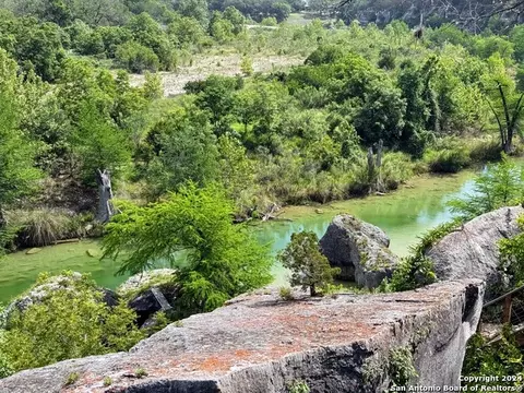 201 Cypress Bluff Rd, Pipe Creek, TX 78063