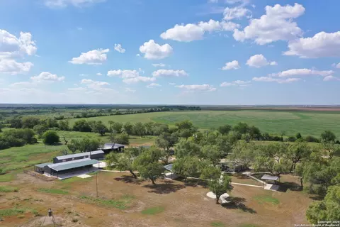 16070 Fm 140, Pearsall, TX 78061