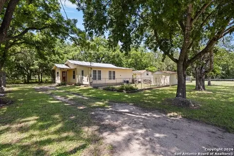 850 NEwelling Ln, New Braunfels, TX 78130