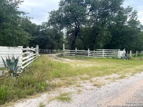 1550 E Hickory Ln, San Antonio, TX 78264