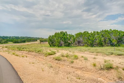 1642 Paradise Pkwy, Canyon Lake, TX 78133