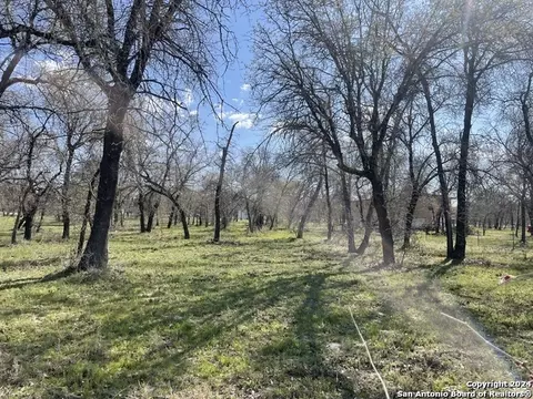 375 County Rd, Natalia, TX 78059