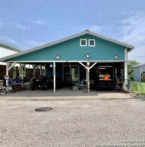 138 De Zavala St, Brackettville, TX 78832