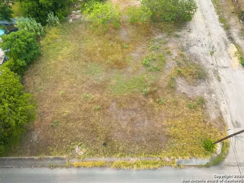 255 Coyol St, San Antonio, TX 78237