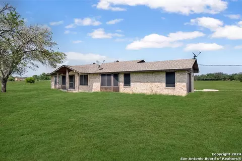 332 County Road 763, Devine, TX 78016 photo 1