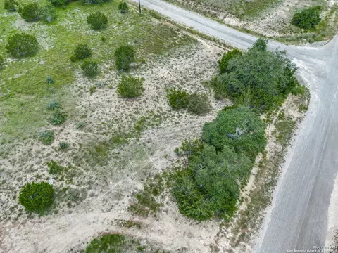 793 Daniel Jackson, Blanco, TX 78606 photo 3