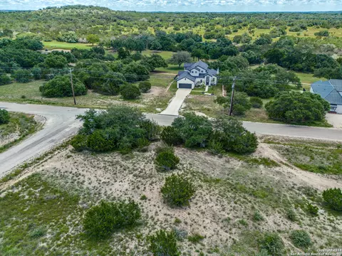 793 Daniel Jackson, Blanco, TX 78606 photo 2