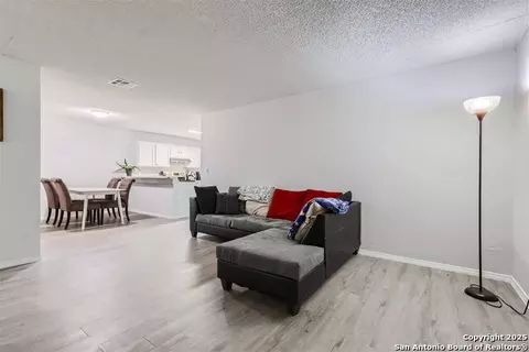 6829 Oldham, San Antonio, TX 78239