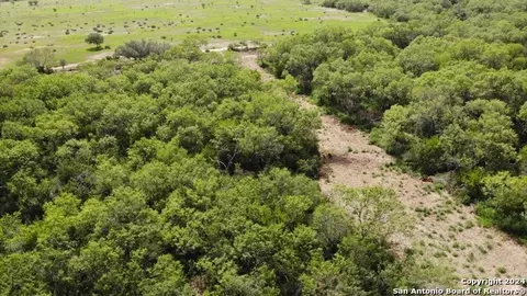 000 6th St, Christine, TX 78064