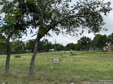 908 11th St, Blanco, TX 78606 photo 1
