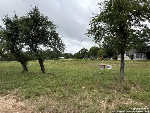 910 11th St, Blanco, TX 78606 photo 1