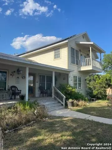 308 Oak St, Junction, TX 76849 photo 1