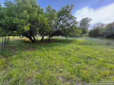 104 Deer Lk, Boerne, TX 78006