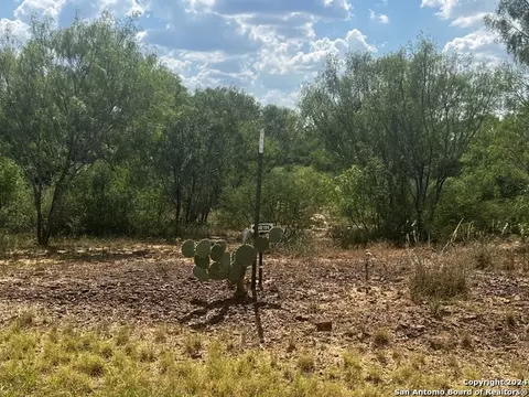 116 Cr 2666, Moore, TX 78057 photo 1