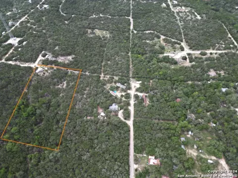 2991 Avenue J, Lakehills, TX 78063