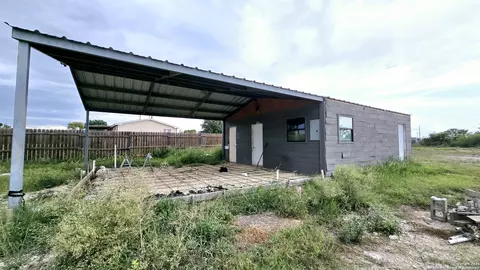 374 County Road 574, Castroville, TX 78009