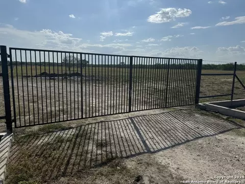 4303 N Us Highway 83, Crystal City, TX 78839