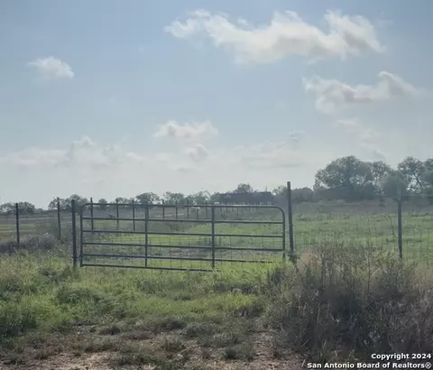 873 County Road 7611, Devine, TX 78016 photo 1