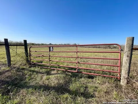 2 West King Lane, Beeville, TX 78142