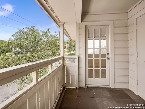 7738 Chambers Rd #203, San Antonio, TX 78229 | 20 Photos - Movoto