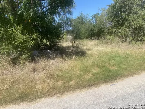 570 County Road 6842, Lytle, TX 78052 photo 1