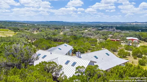 180 Majestic Oaks Dr, Boerne, TX 78006