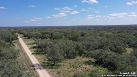 424 Pr 324, Dhanis, TX 78850
