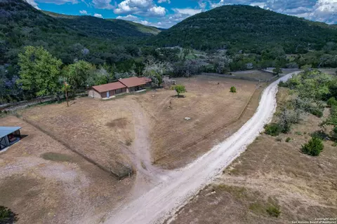 2227 Mill Crk, Leakey, TX 78873