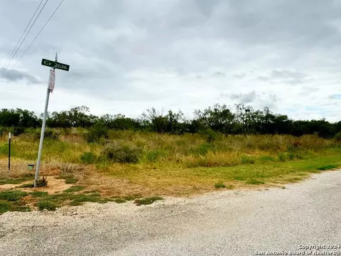106 Cr 2638, Devine, TX 78016 photo 6