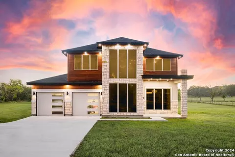21660 Senior Rd, Von Ormy, TX 78073 photo 1