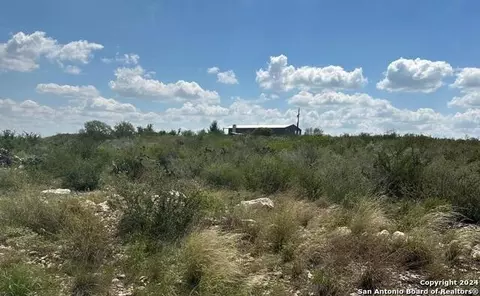 72 Friendship Hills Cir, Uvalde, TX 78801