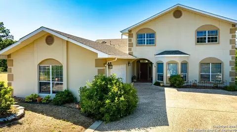 616 Rock Crk, Kerrville, TX 78028
