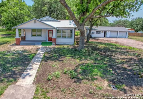210 E 2nd St, Camp Wood, TX 78833