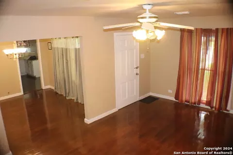 2306 W Huisache, San Antonio, TX 78201