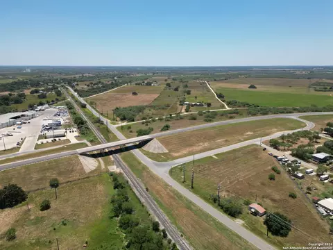 8075 Loop 1604, Elmendorf, TX 78112 photo 3
