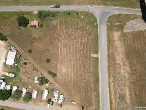 8075 Loop 1604, Elmendorf, TX 78112 photo 5