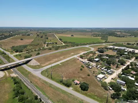 8075 Loop 1604, Elmendorf, TX 78112